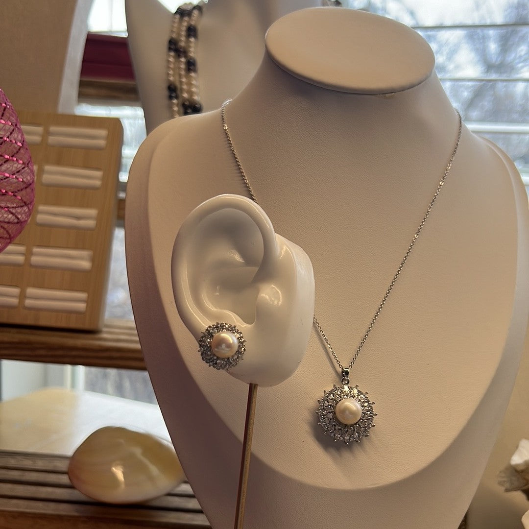 Annabella - Luxury Round Freshwater Pearl Earrings and Necklace Set