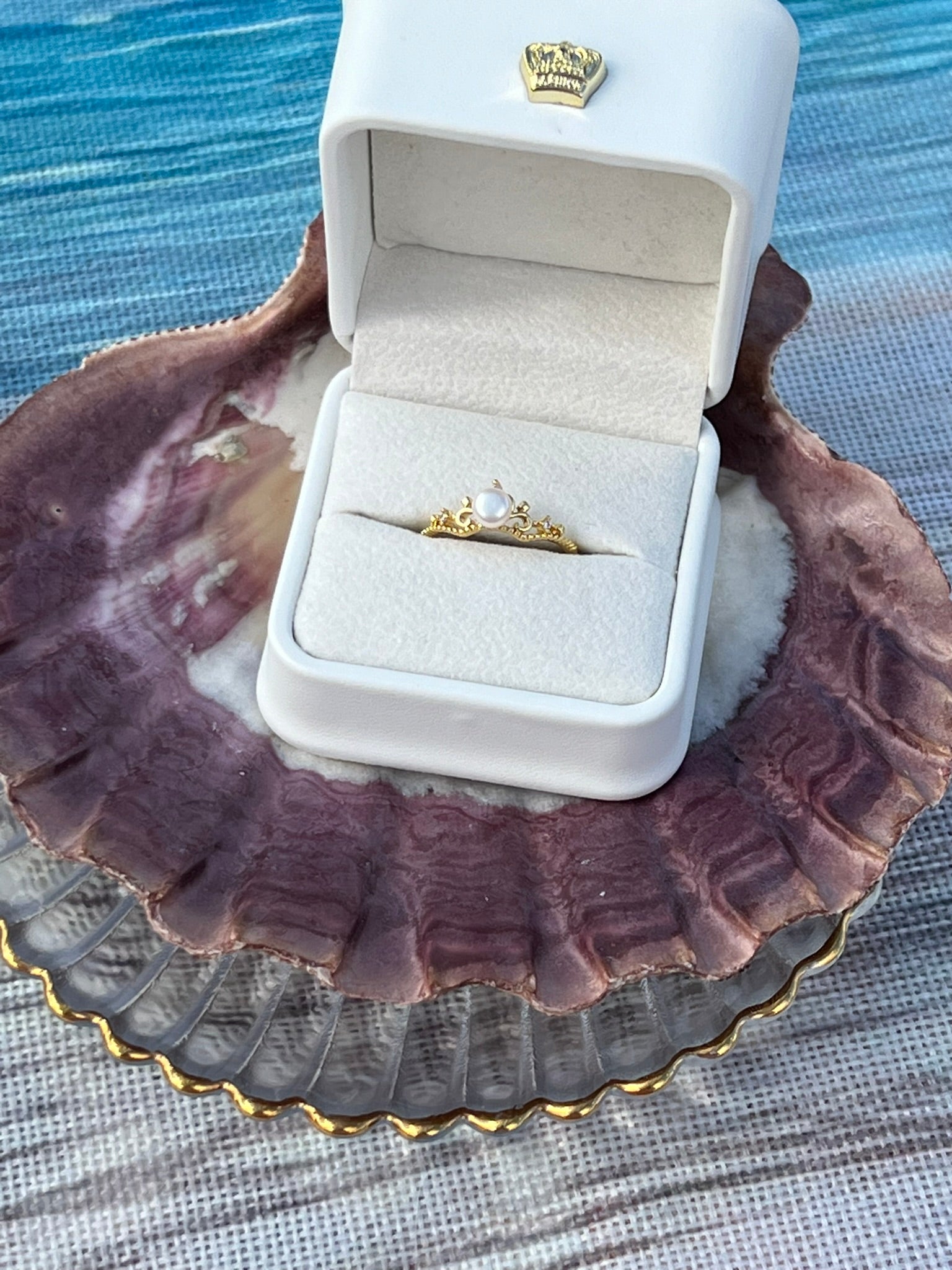 Vivienne's Crown - Simple White Pearl Ring