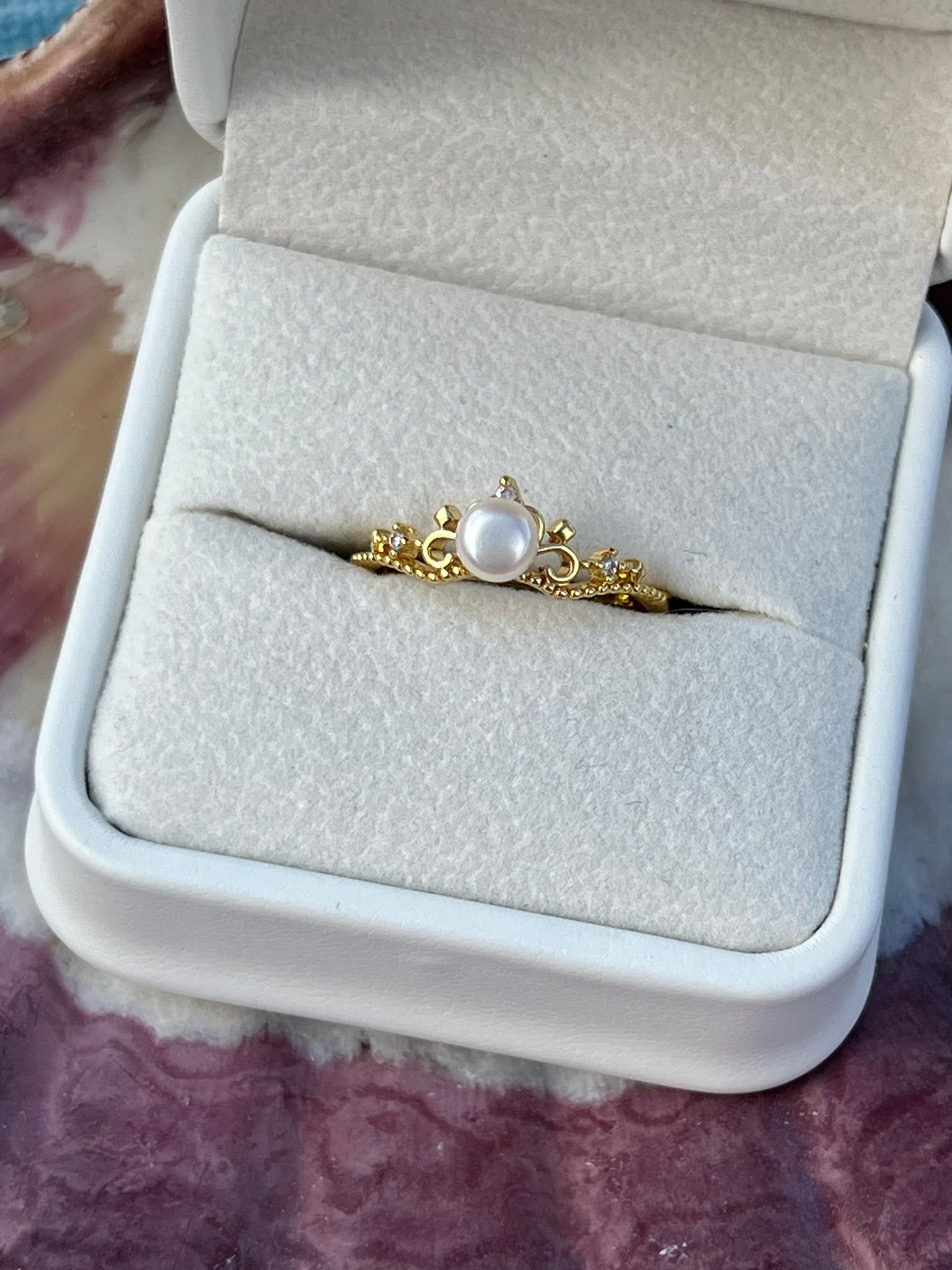Vivienne's Crown - Simple White Pearl Ring