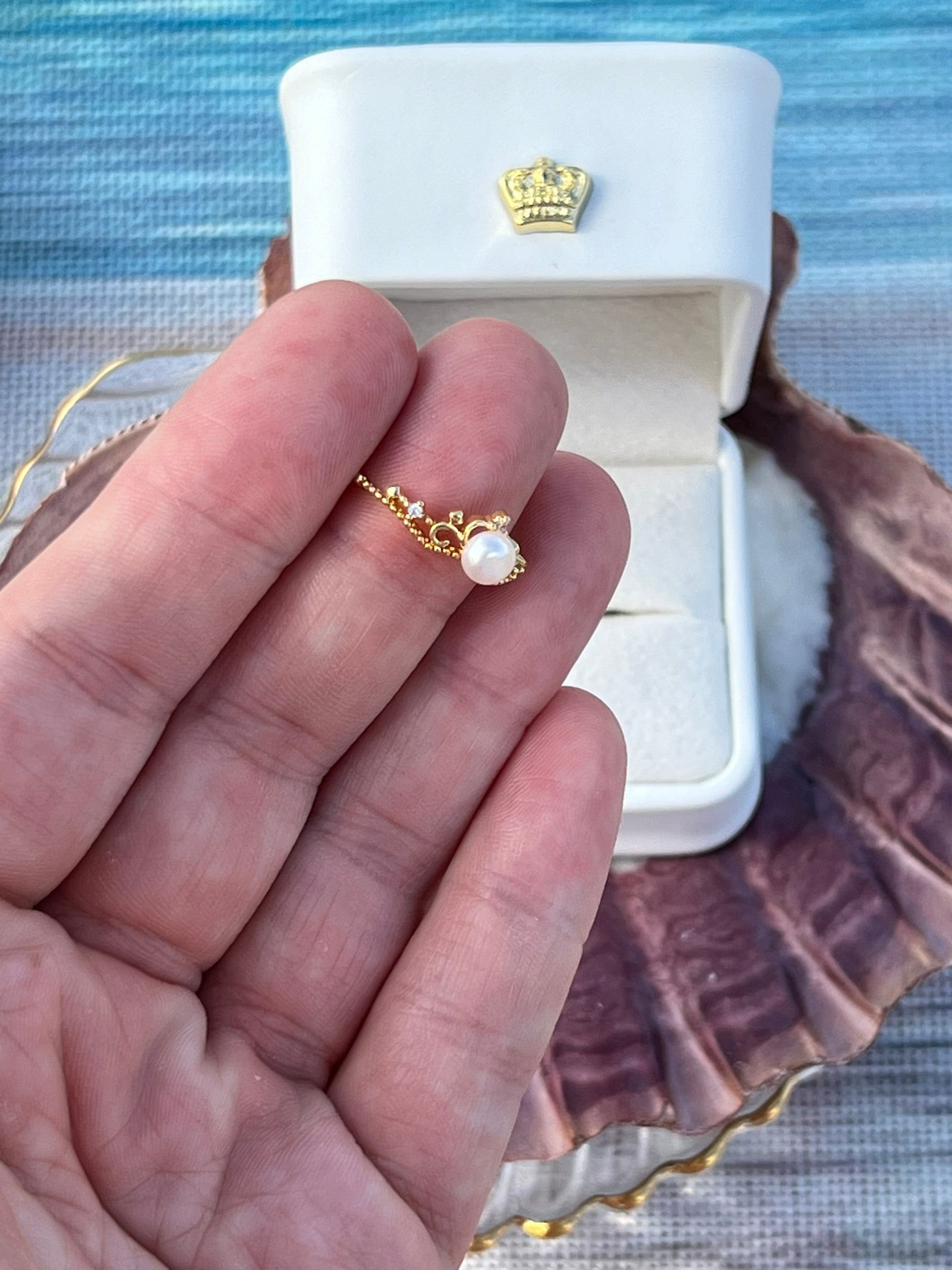Vivienne's Crown - Simple White Pearl Ring