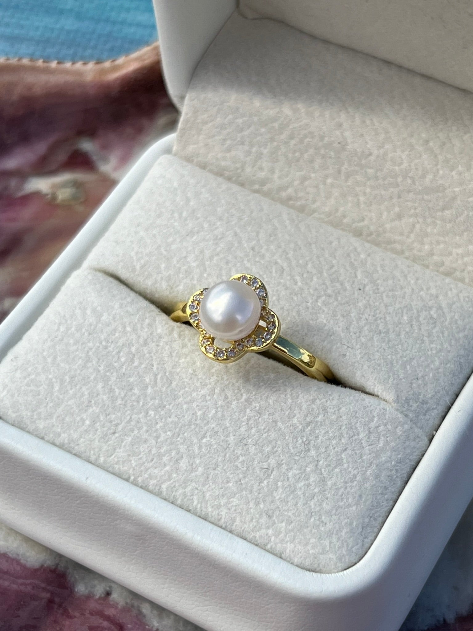 Lucky Lana - Simple White Pearl Ring
