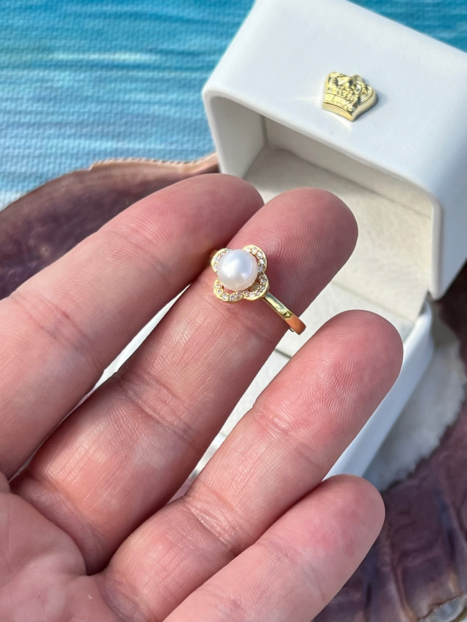 Lucky Lana - Simple White Pearl Ring