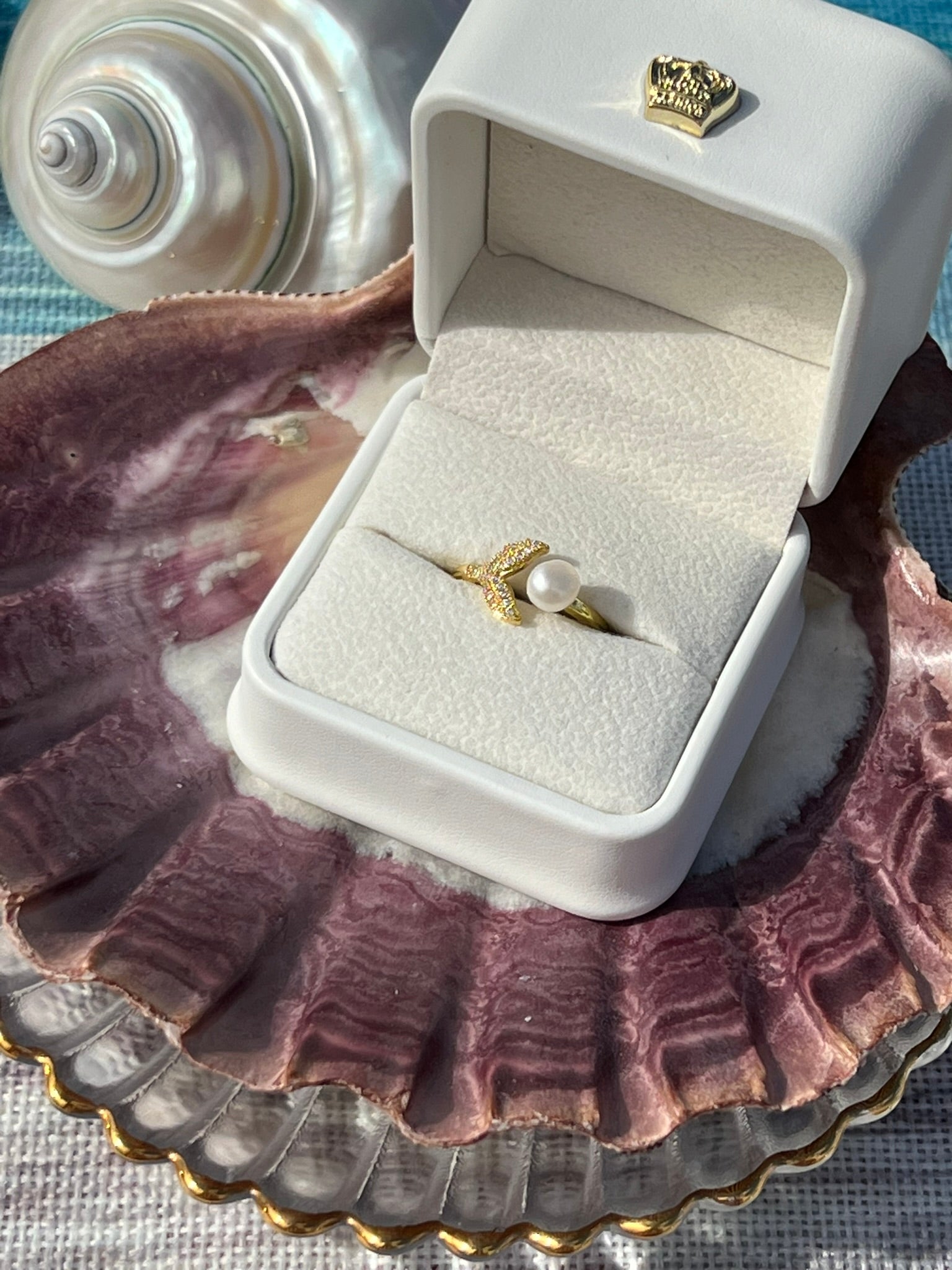 Nyla's Tail - Simple White Pearl Ring