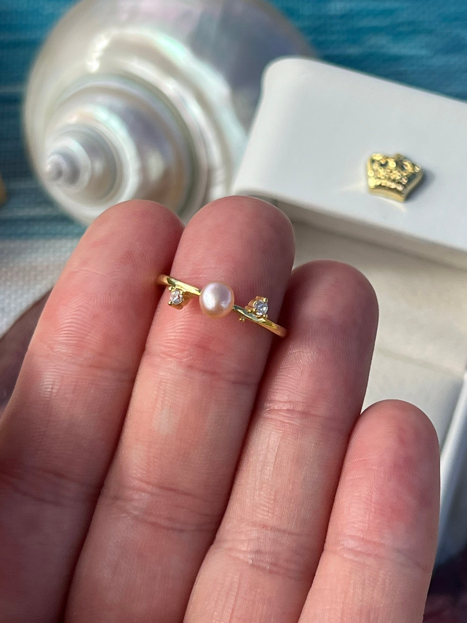 Clara - Simple Pink Pearl Ring