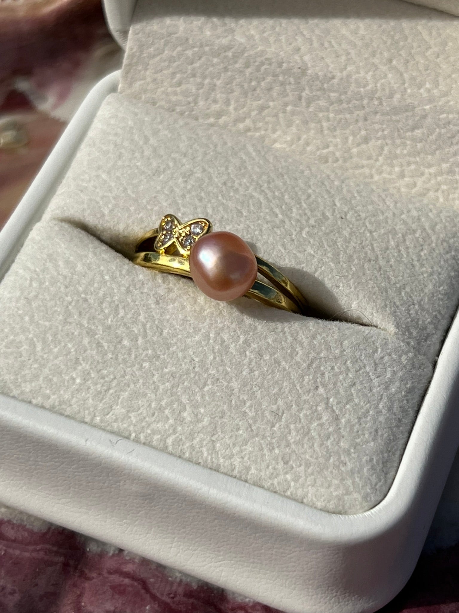 Mariposa - Simple Purple Pearl Ring