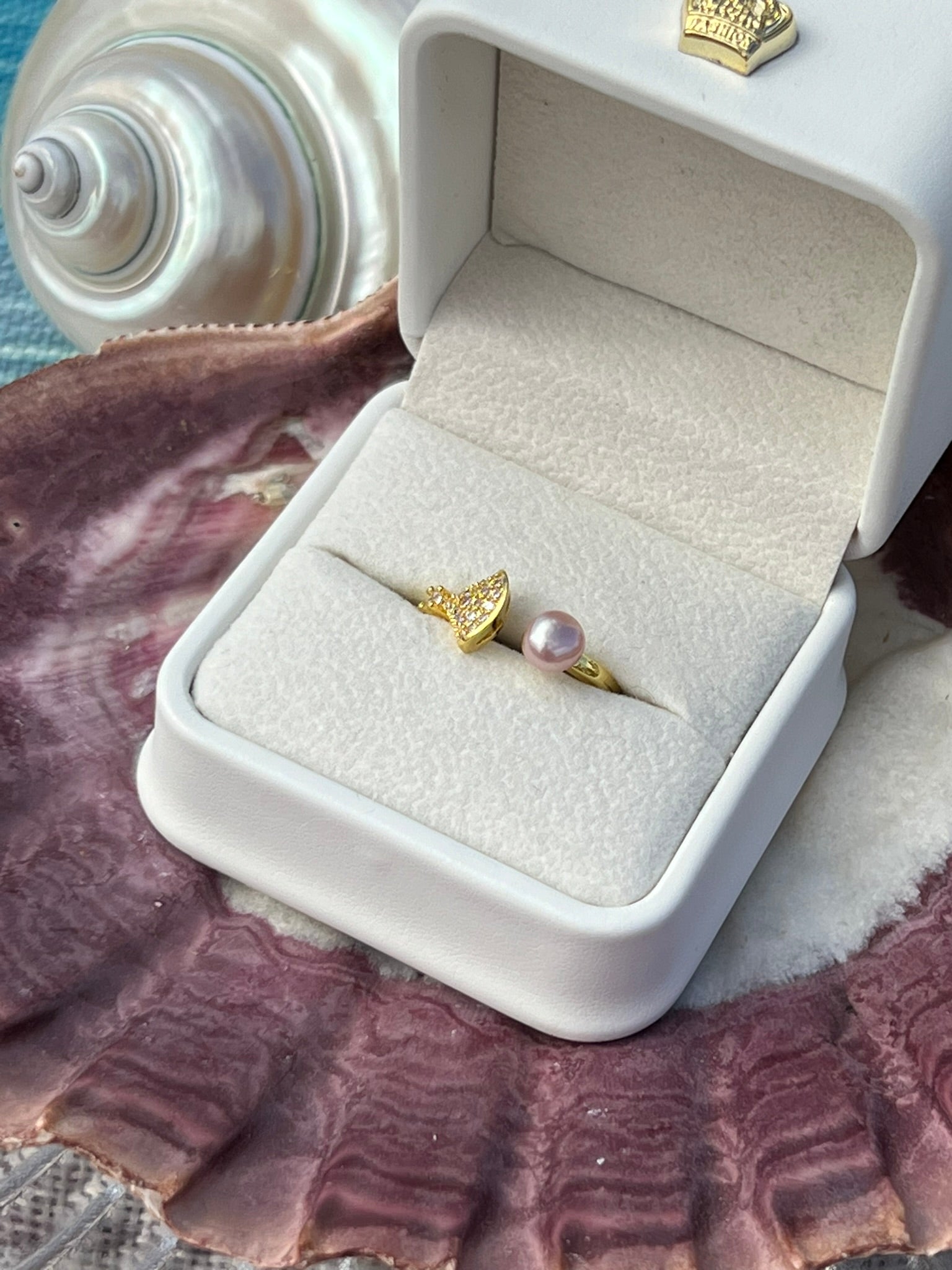 Ginkgo's Dream- Simple Purple Pearl Ring