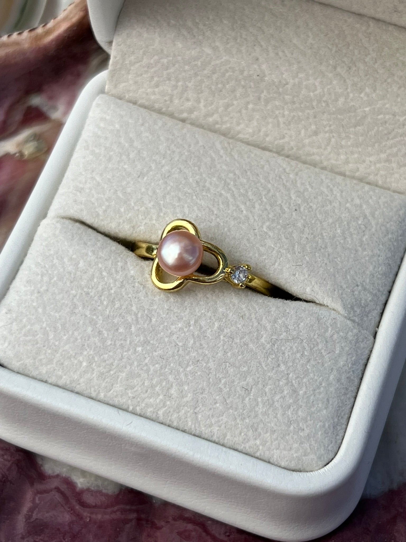Nerida's Clover- Simple Purple Pearl Ring
