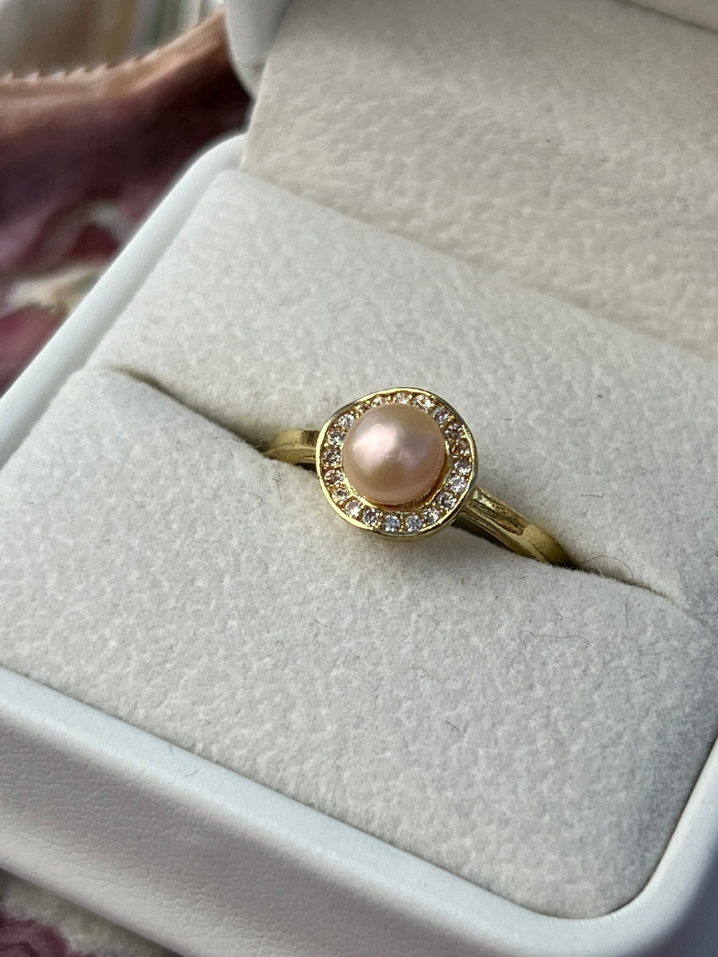 Ophelia's Wave - Simple Champagne Pearl Ring