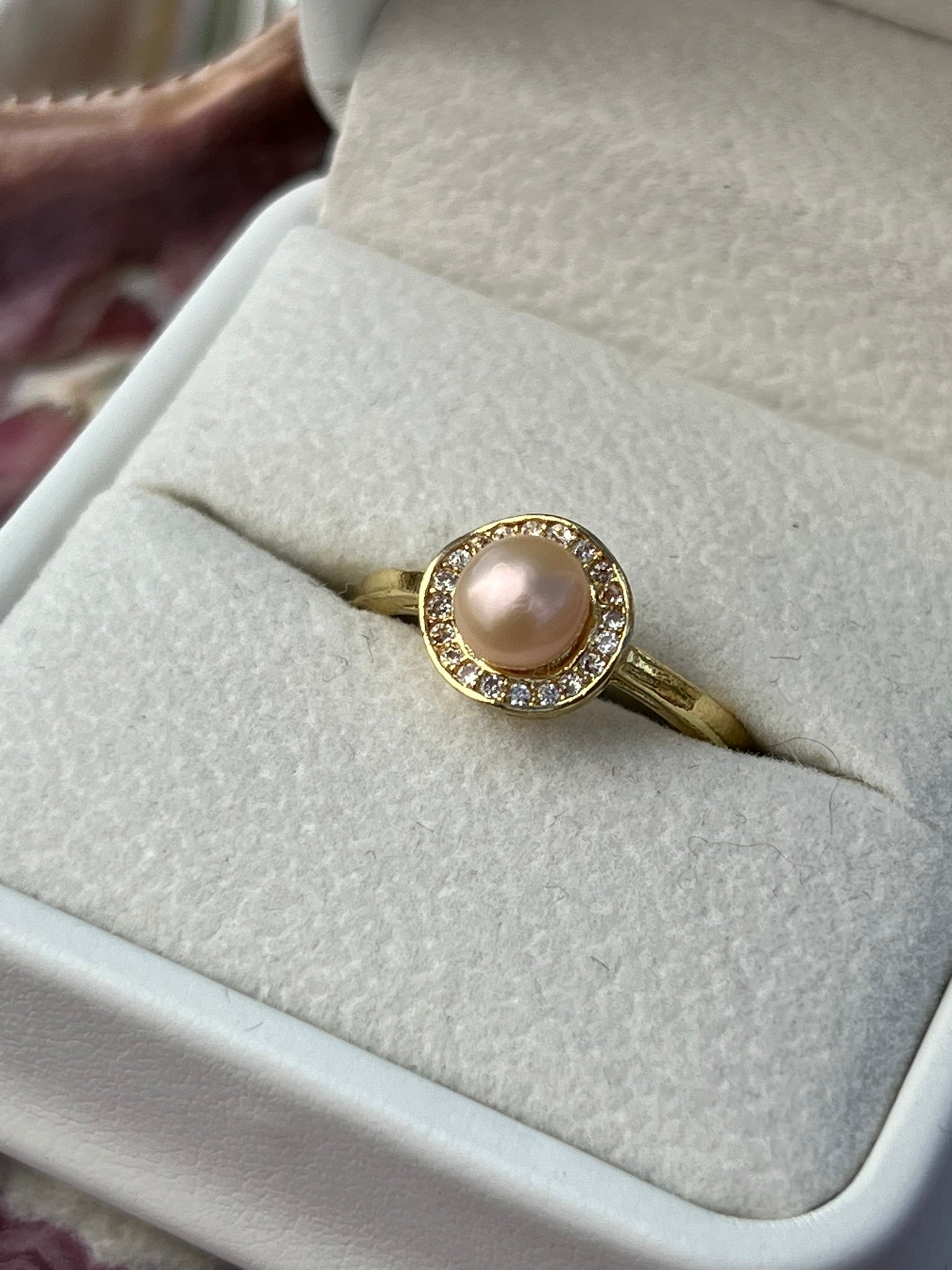 Ophelia's Wave - Simple Champagne Pearl Ring