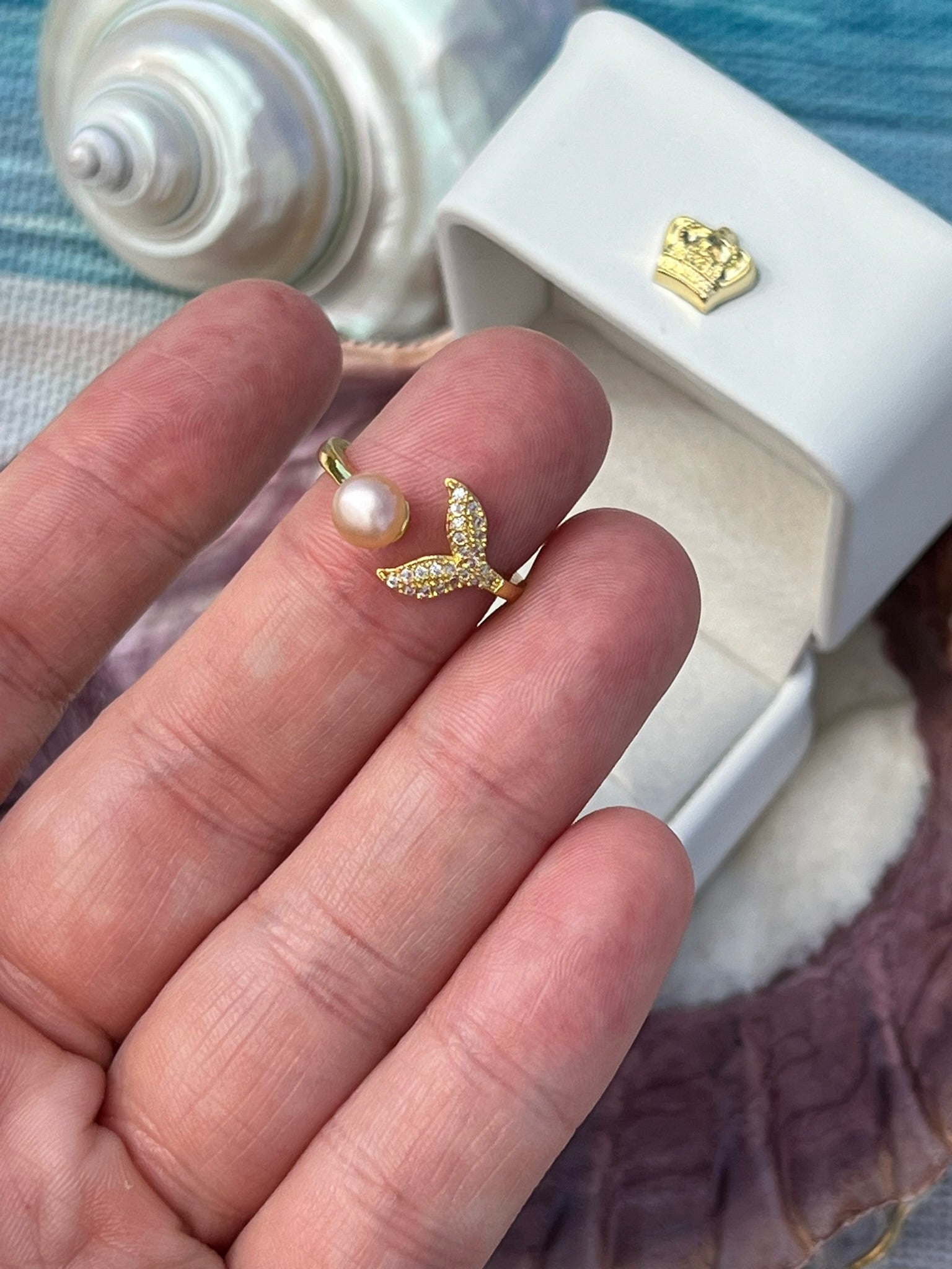Calista's Tail - Champagne Pearl Ring