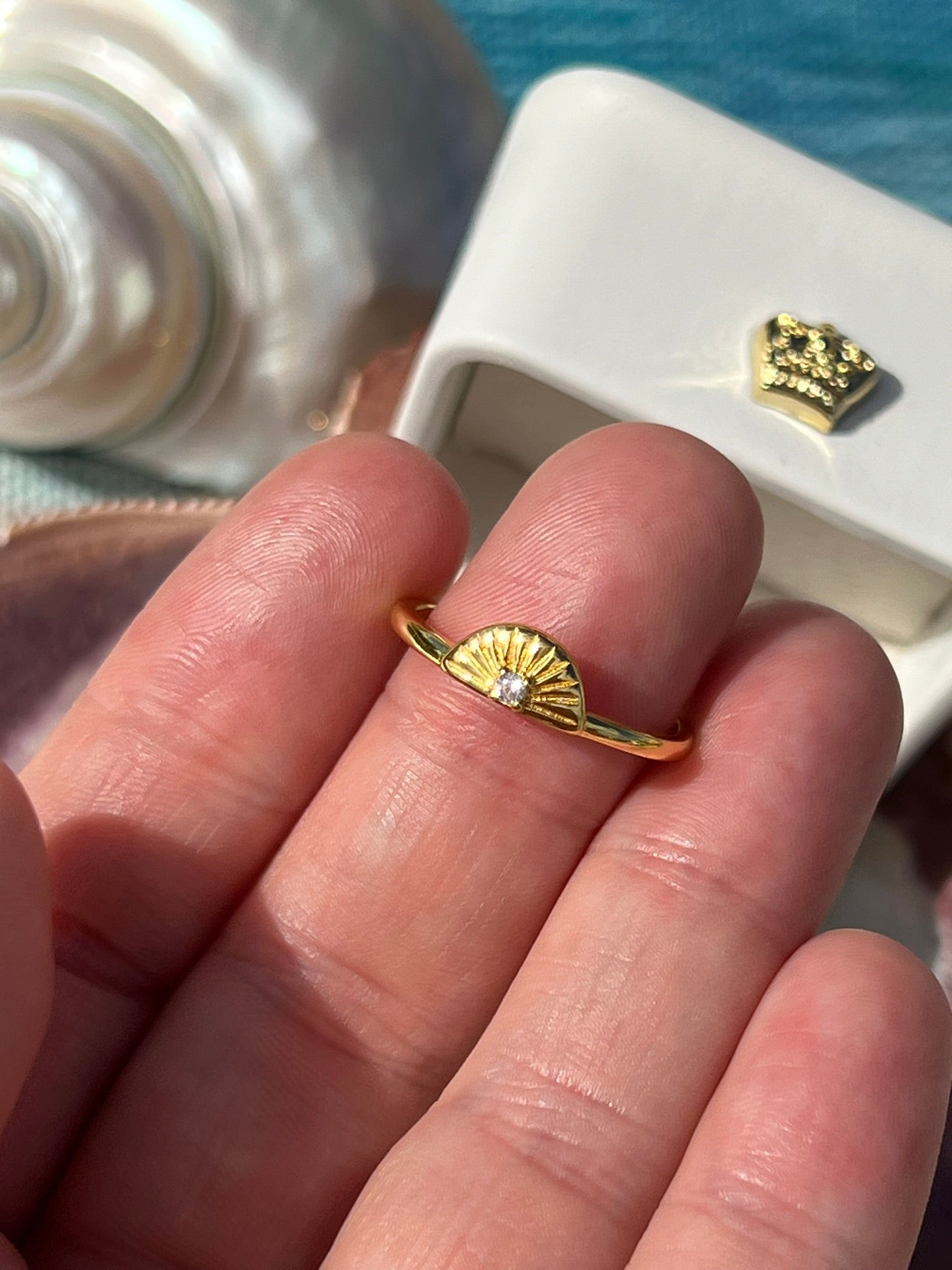 Fantasia - Gold Tone Ring Size 8